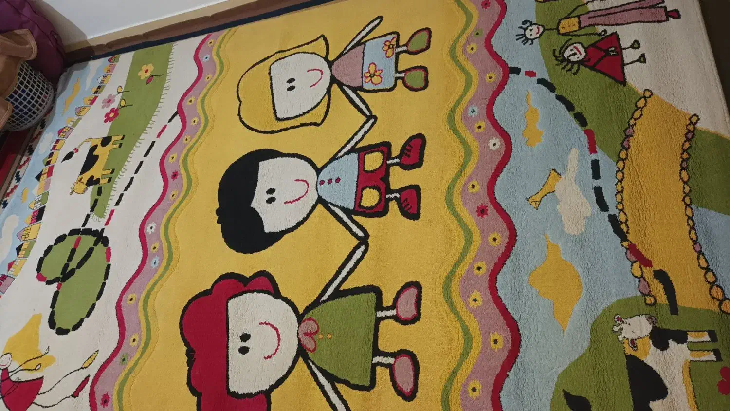 فرش کودک|فرش|اهواز, کوی باهنر|دیوار