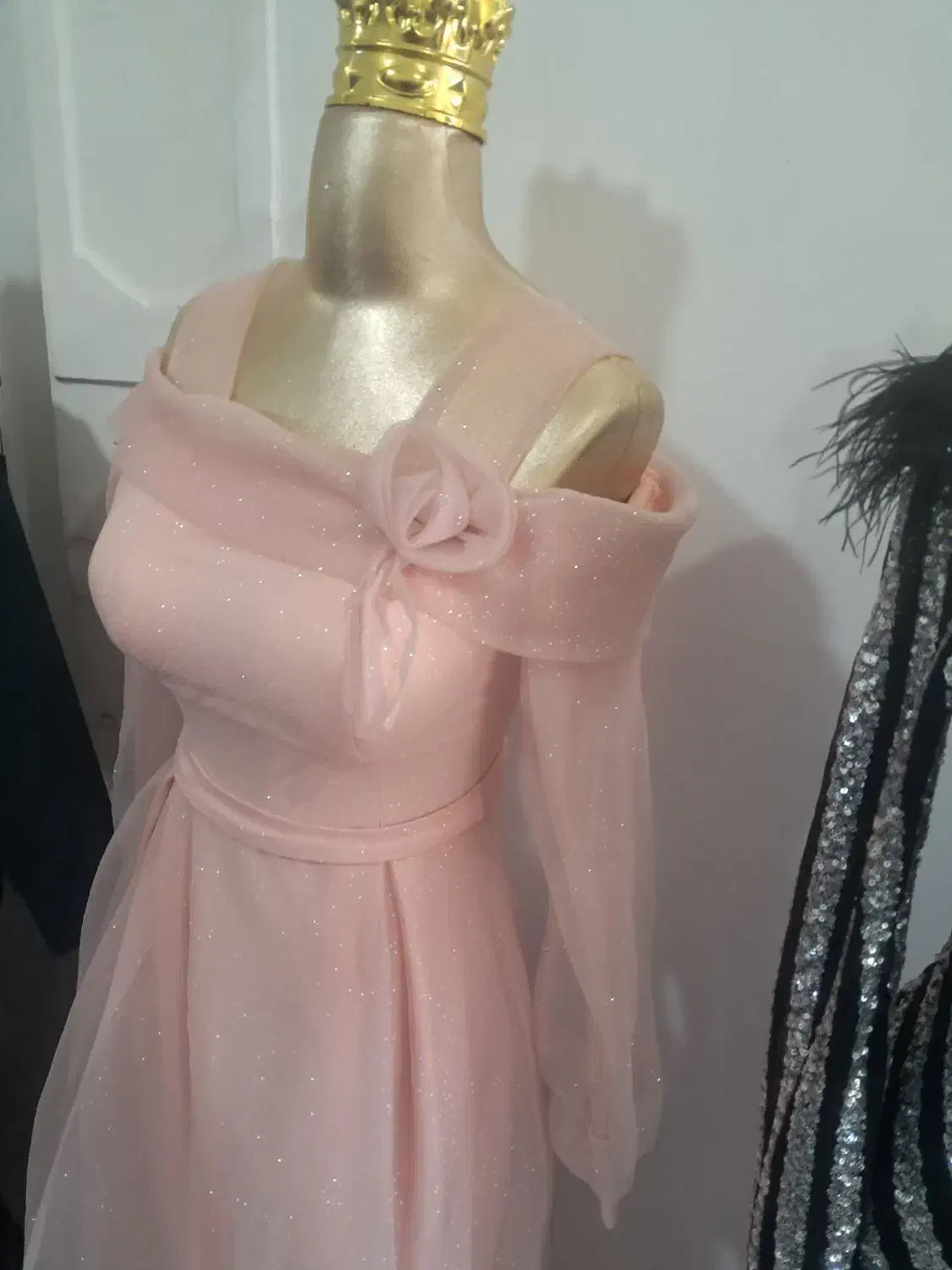 لباس مجلسی|لباس|شهریار, شهرک بهاران (ویره)|دیوار