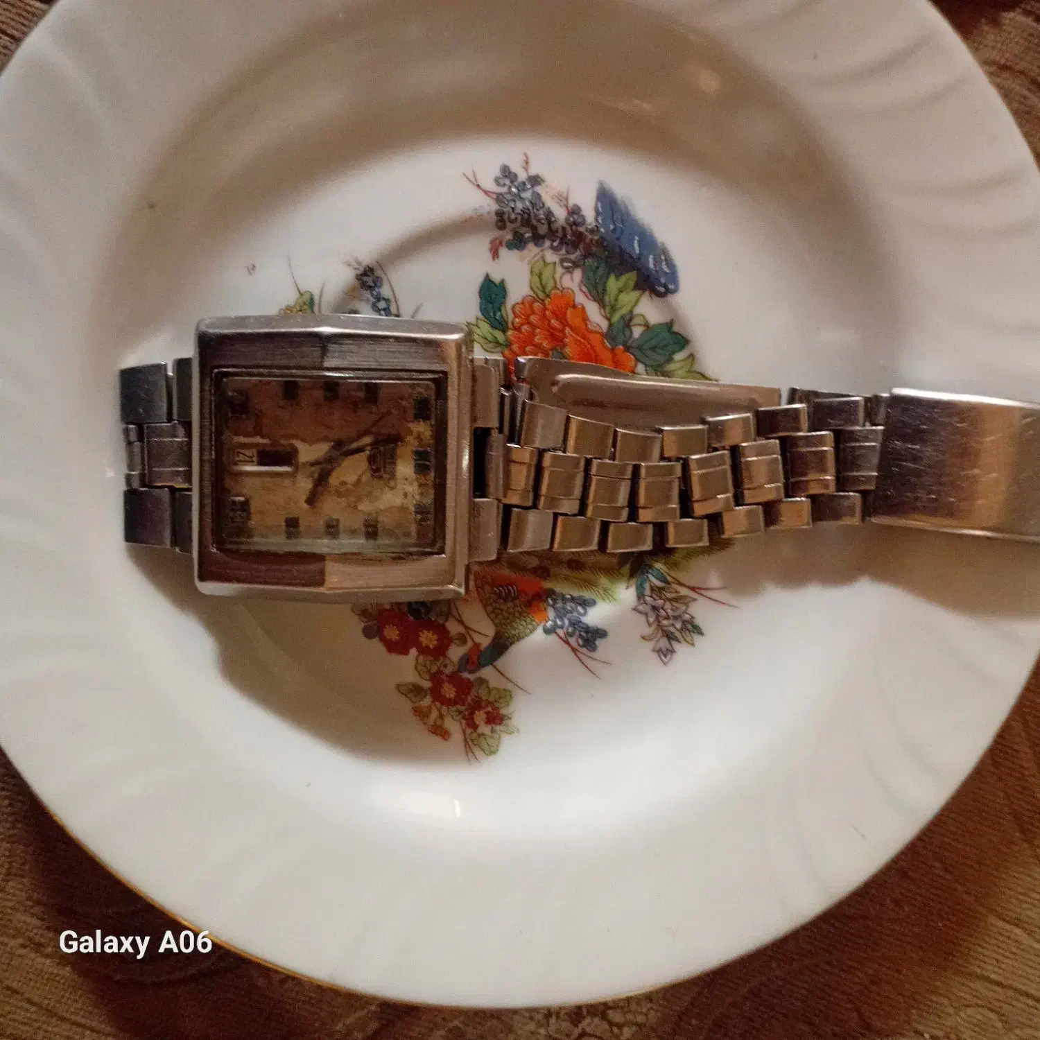 ساعت سکه قوری برقی|ساعت|کاشان, پاقپان|دیوار