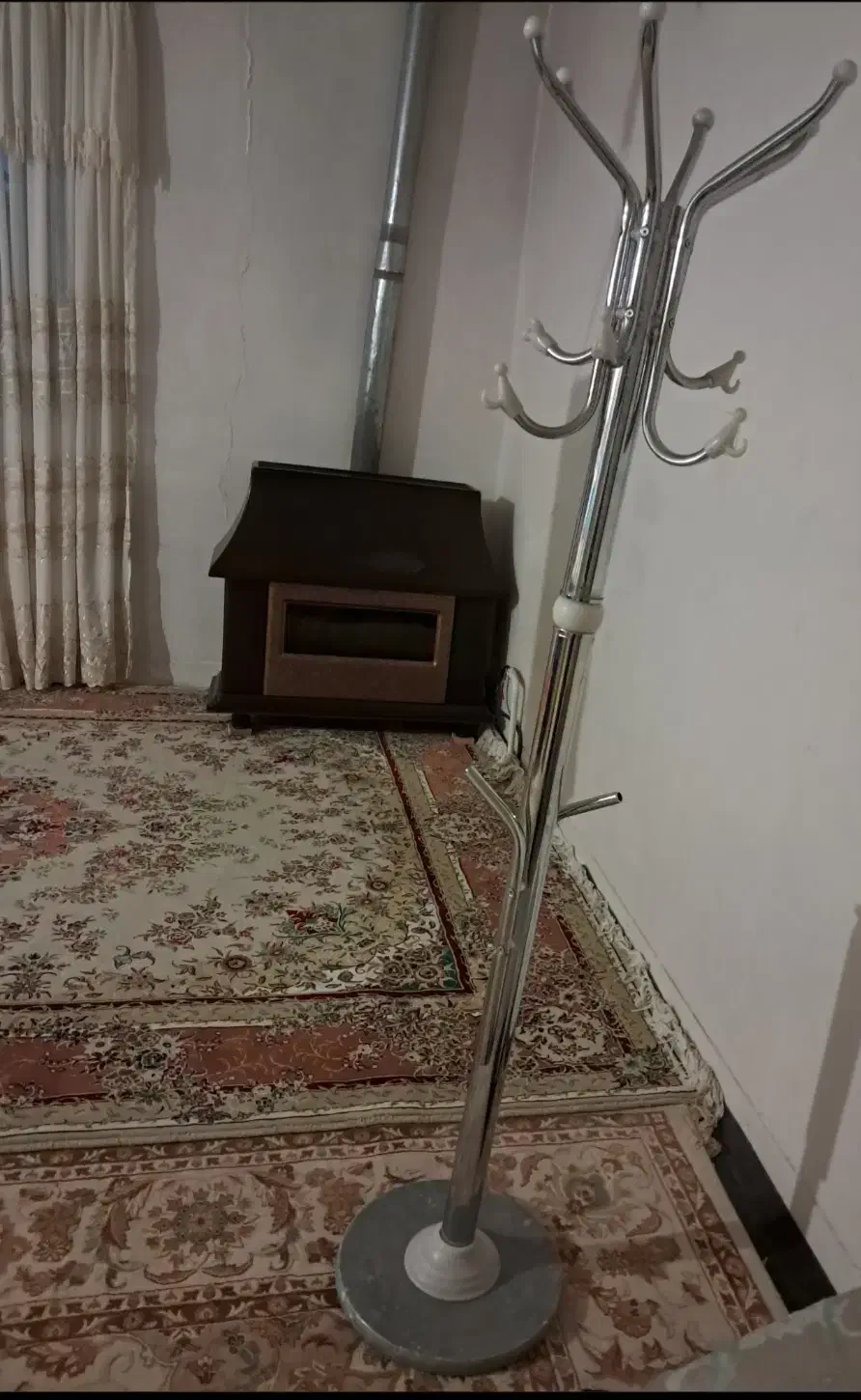 چوب لباسی  وچراغ خواب|چراغ خواب و آباژور|دماوند, گیلاوند|دیوار