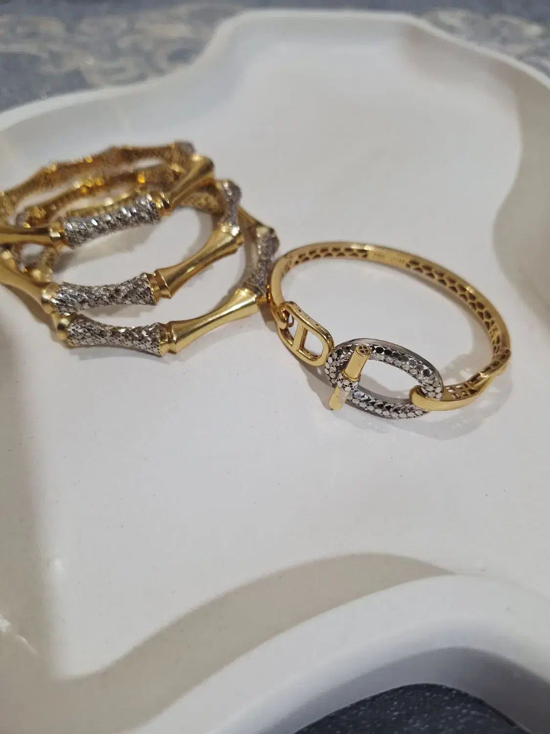 طلای درحد نو|جواهرات|شیراز, کوشک میدان|دیوار