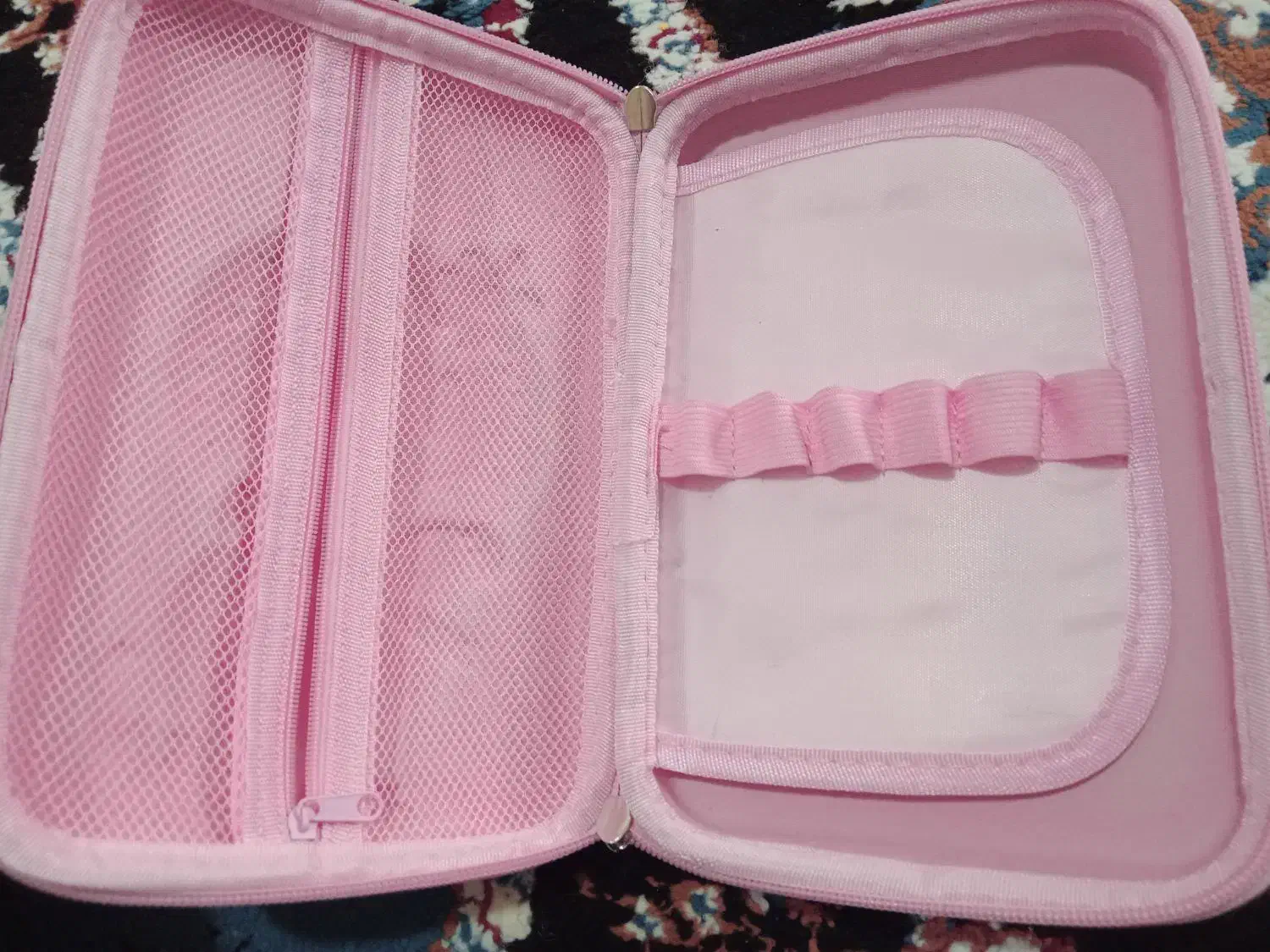 جامدادی لبو بو نو ولی چند چاش رنگ داره ولی نو است|لوازم التحریر|قم, شاد قلی|دیوار