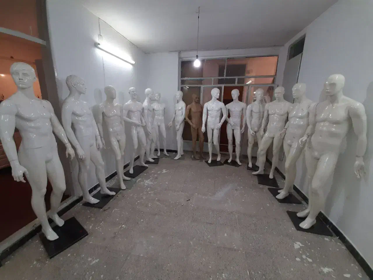 مانکن مردانه|فروشگاه و مغازه|یزد, |دیوار