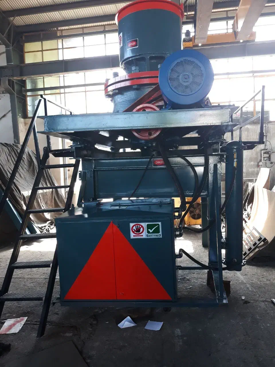 خدمات سنگ شکن|خدمات پیشه و مهارت|یزد, |دیوار