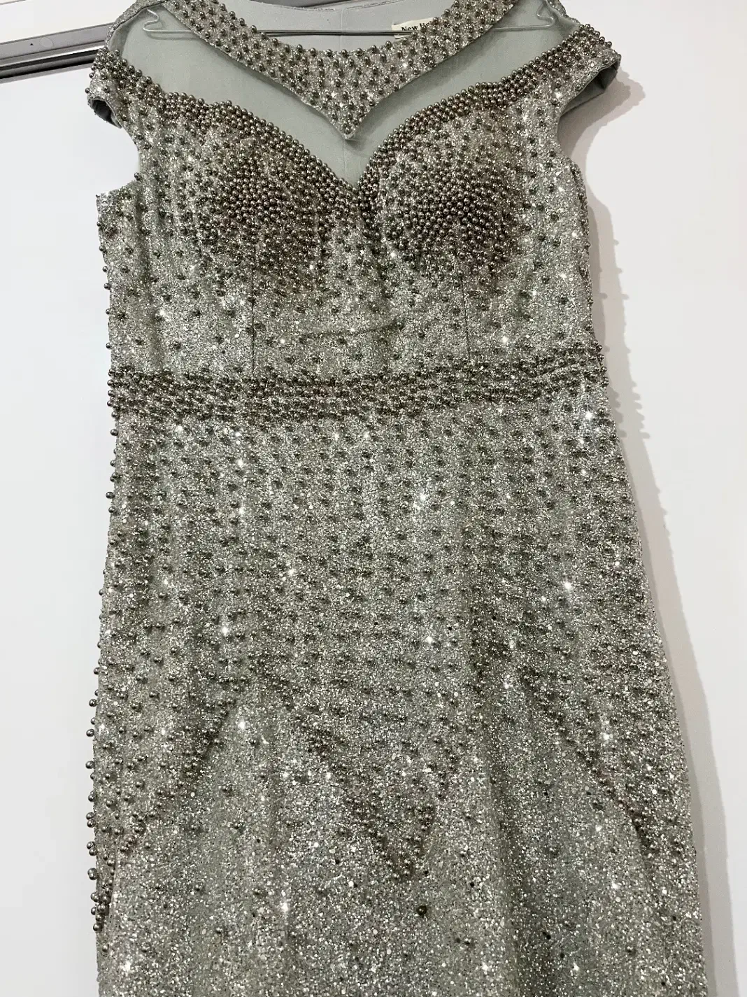 لباس مجلسی نو|لباس|شاهین‌شهر, مسکن مهر|دیوار