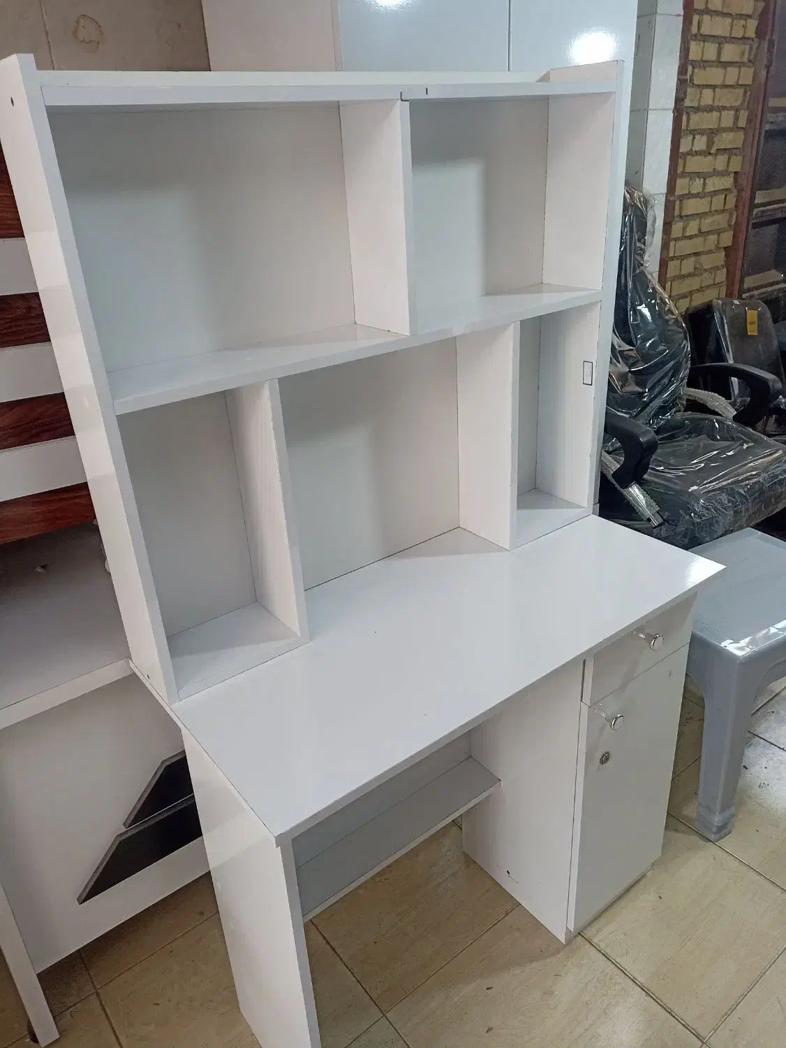 میز|میز تحریر و کامپیوتر|بندر ماهشهر, |دیوار