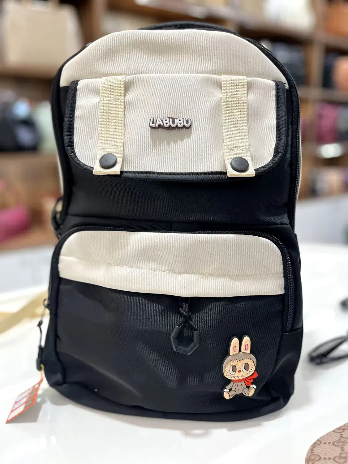 کوله پشتی|کیف، کفش، کمربند|مشکین‌دشت, |دیوار