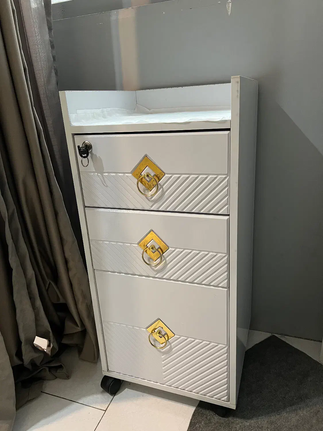 ترولی|آرایشگاه و سالن‌های زیبایی|تهران, زرگنده|دیوار