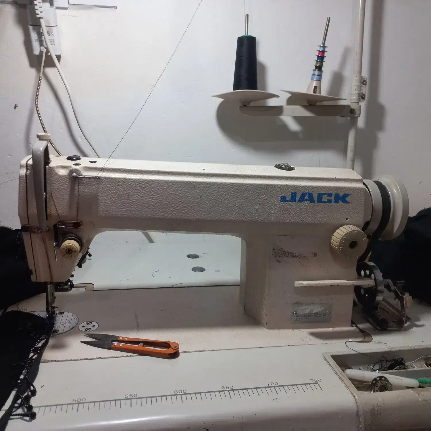 چرخ راسته صنعتی|چرخ خیاطی و ریسندگی|صفادشت, |دیوار