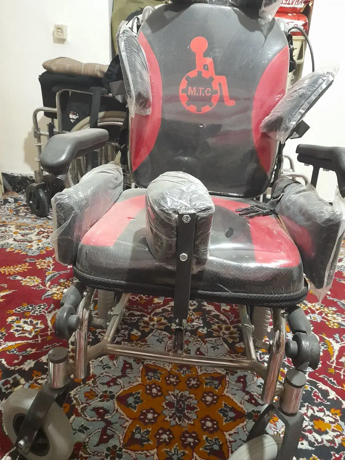 ویلچر|پزشکی|دوگنبدان, |دیوار