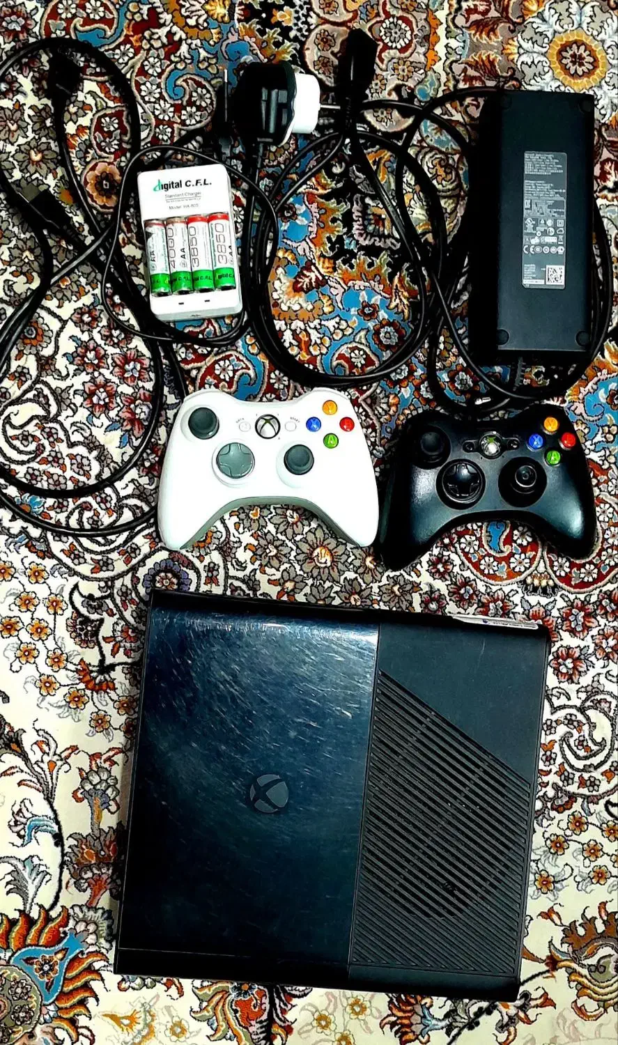 ایکس باکس سوپر اسلیم سالم مطمعن زیاد استفاده نشده|کنسول، بازی ویدئویی و آنلاین|قزوین, |دیوار