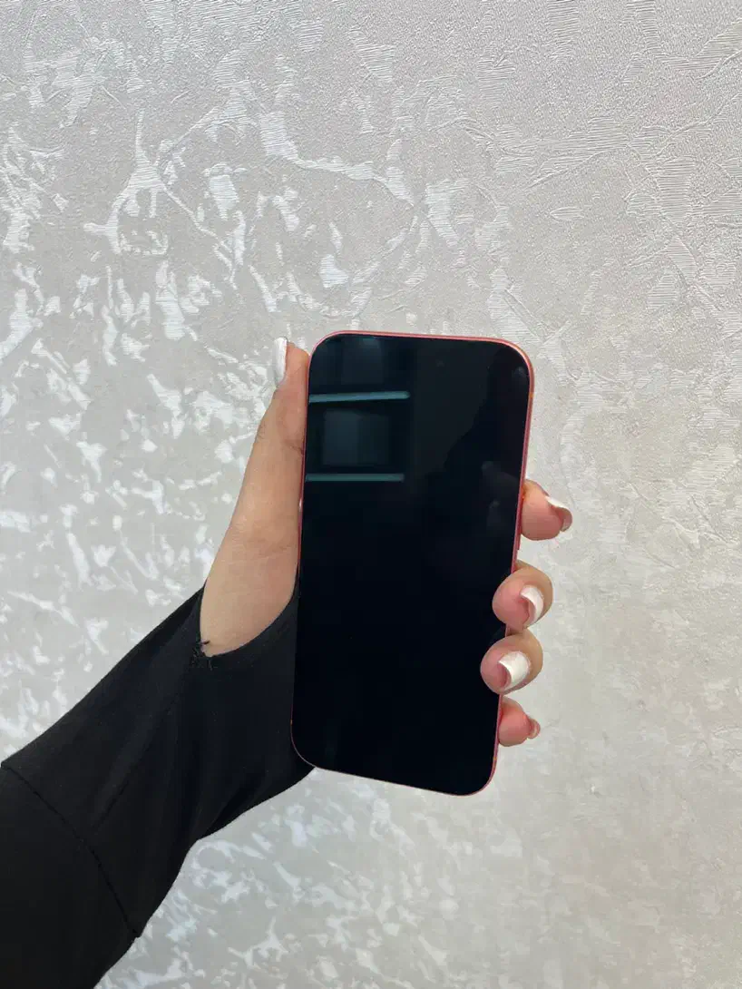 ۱۷پرو نیست در جهان اما مجموعه اعتماد موجود داره|موبایل|اصفهان, مفتح|دیوار