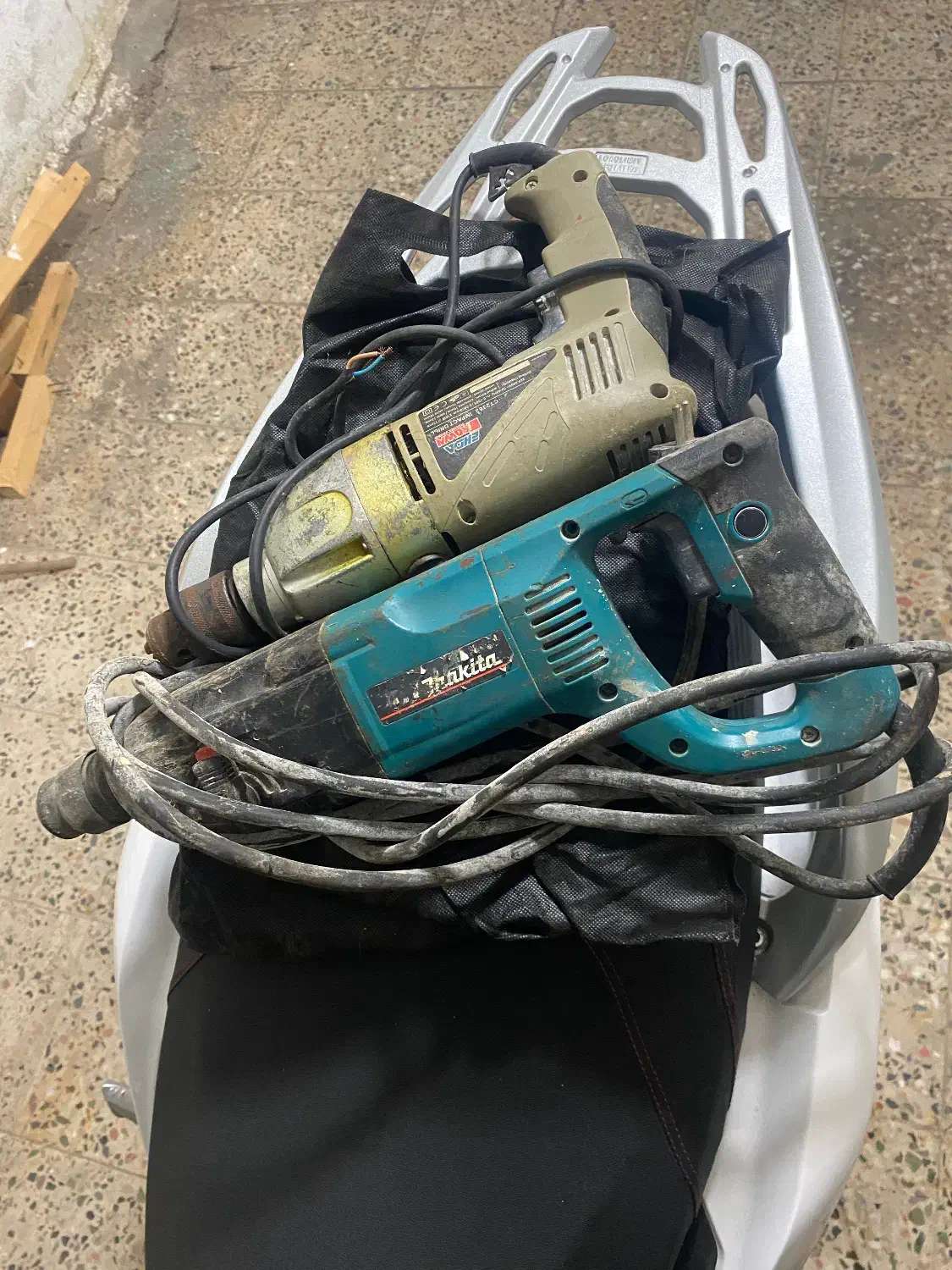 دیلر هلتی ماکیتل|ابزارآلات|رشت, منظریه|دیوار