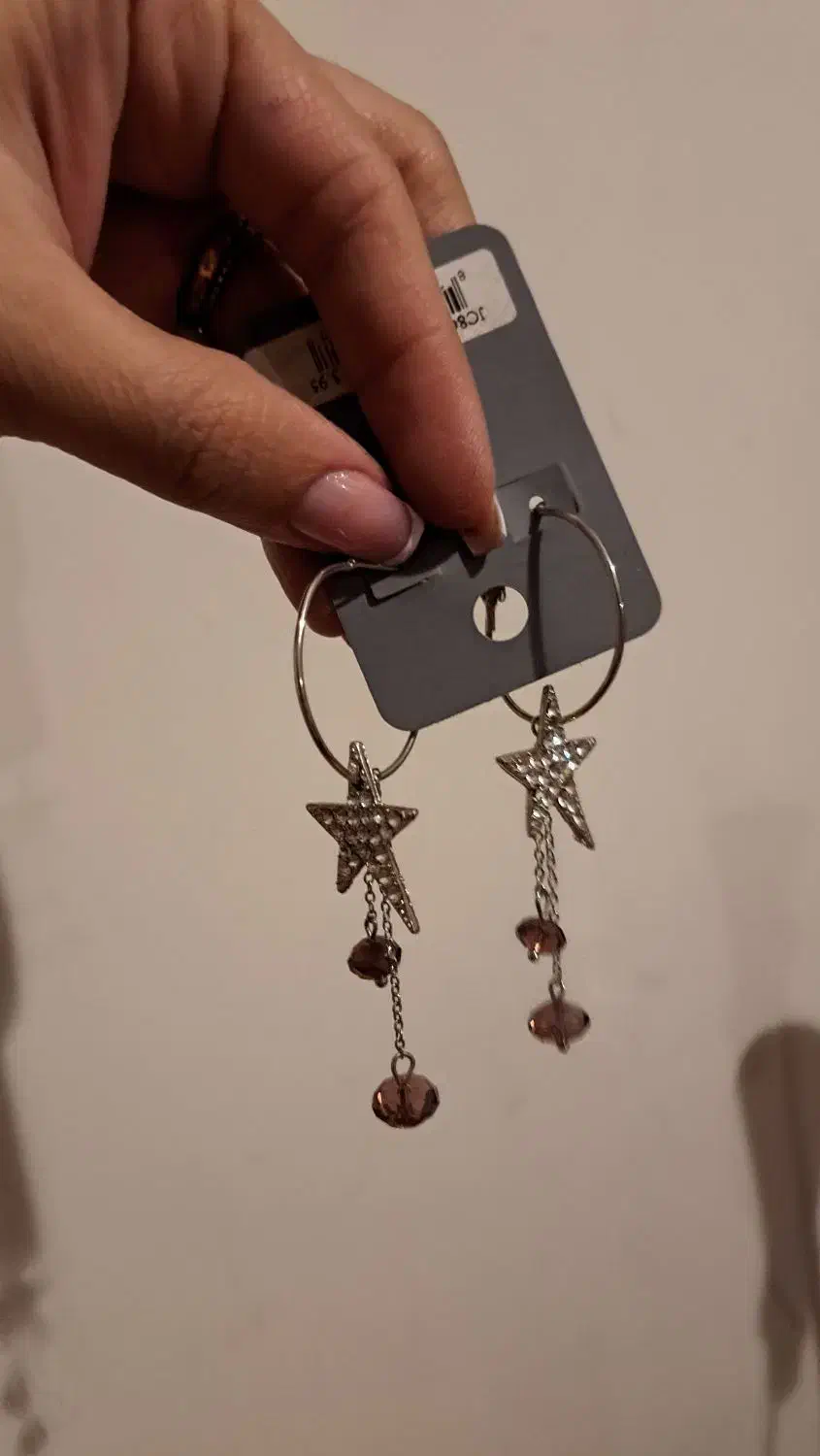 گوشوار و دستبند|بدلیجات|رشت, منظریه|دیوار