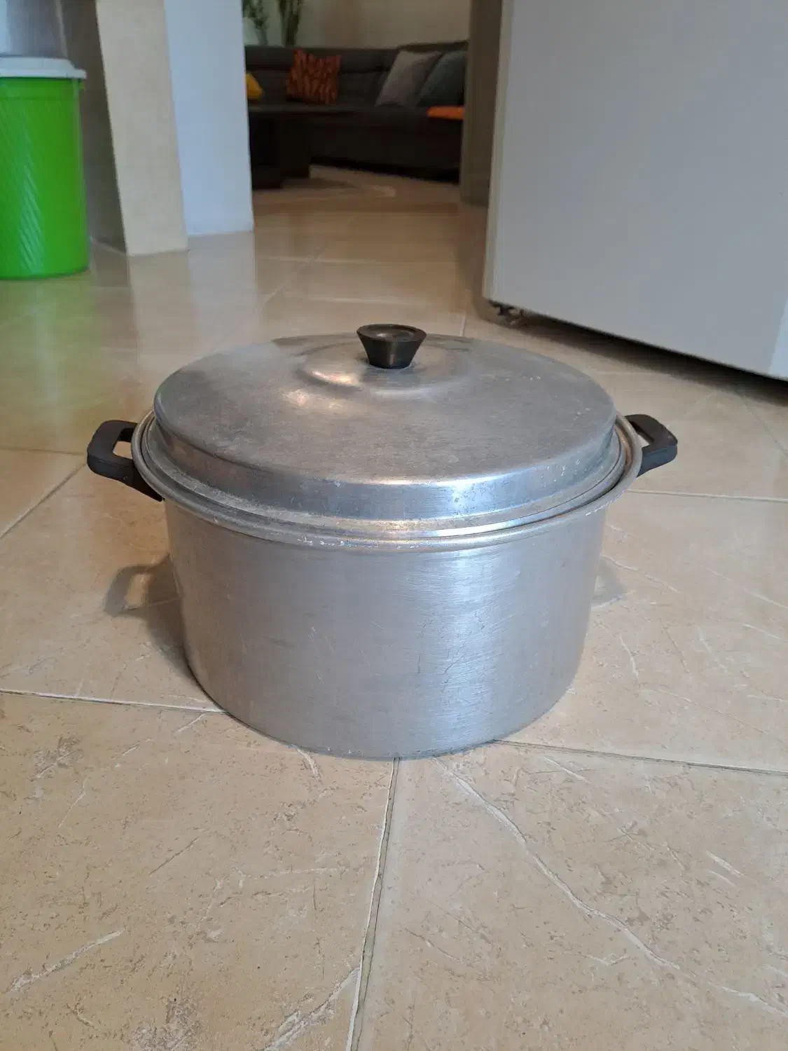 دیگ رویی|ظروف پختوپز|ساری, |دیوار