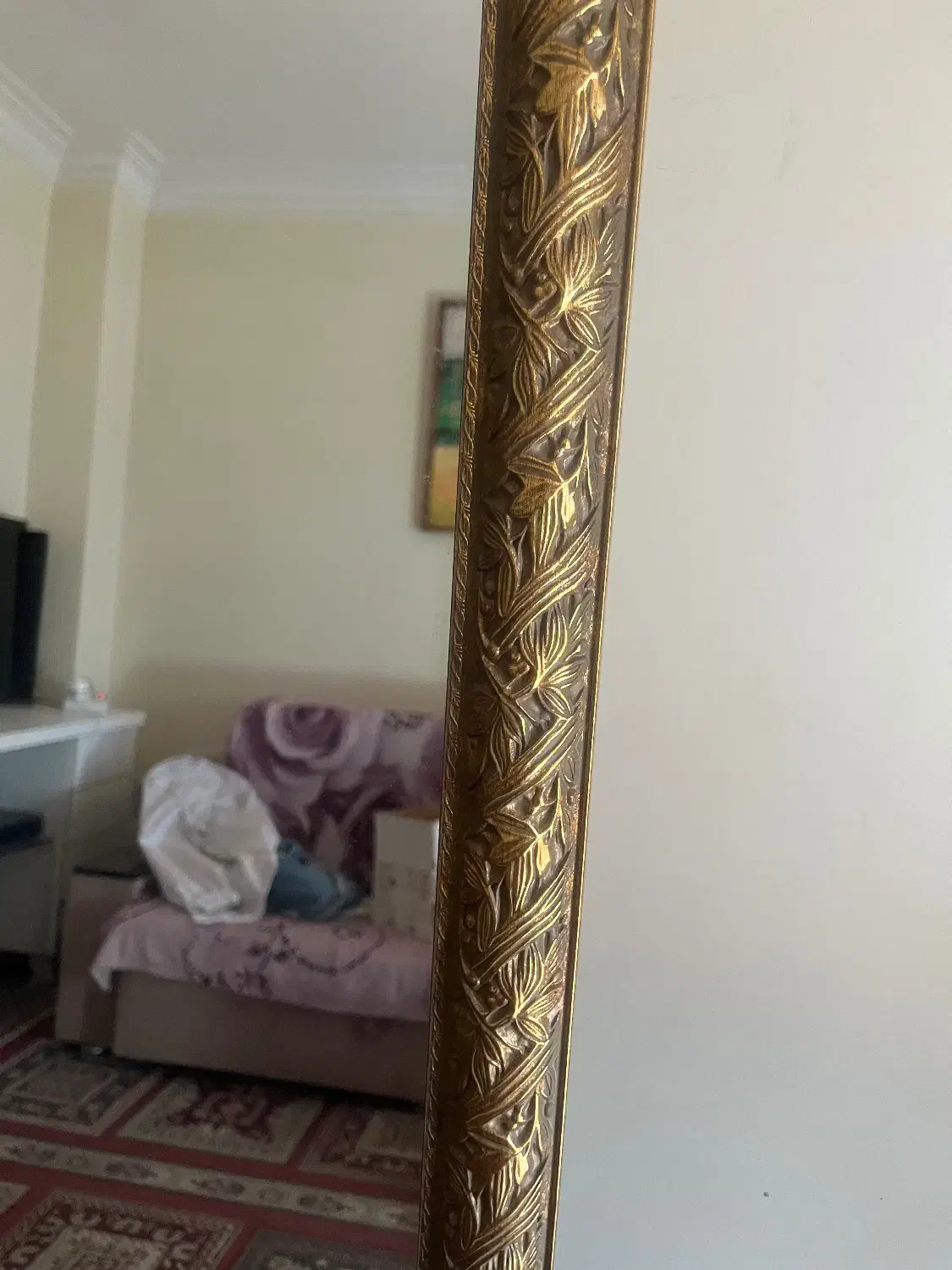 آیینه نو و شیک|آینه|تهران, فلسطین (میدان انقلاب)|دیوار