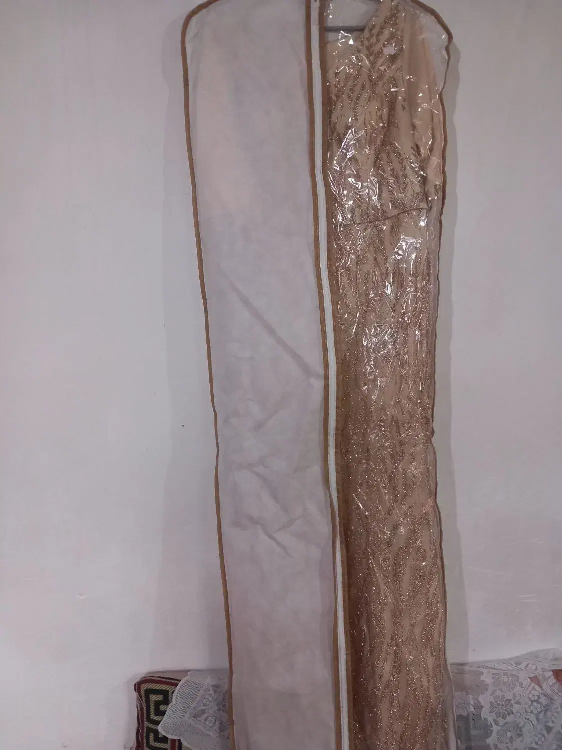 لباس سنگ دوزی شده نو رنگ کرم طلایی از سایز ۴۴تا ۴۸|لباس|رشت, حومه رشت|دیوار