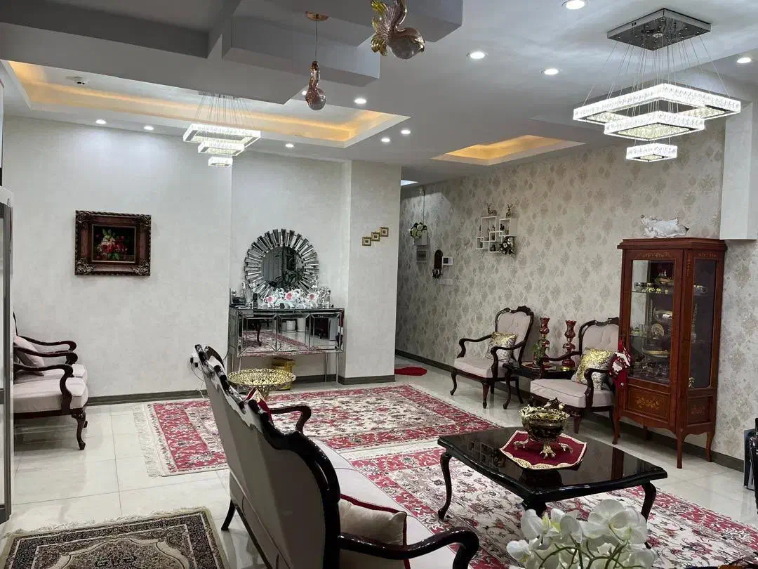 مبلمان و میز ناهار خوری  کلاسیک چوب راش گرجستان|مبلمان خانگی و میز عسلی|تهران, سید خندان (جلفا)|دیوار