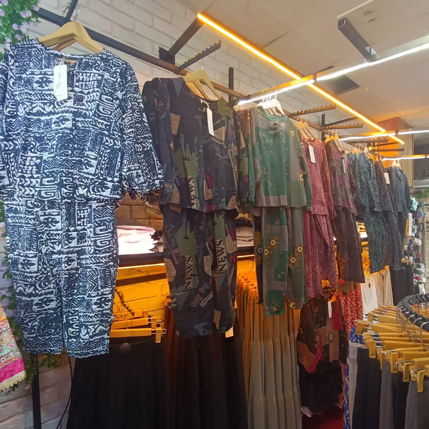 گالری نازلی گلشهر 20|لباس|گرگان, |دیوار