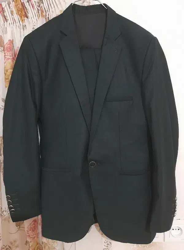 پوشاک|لباس|گزیک, |دیوار