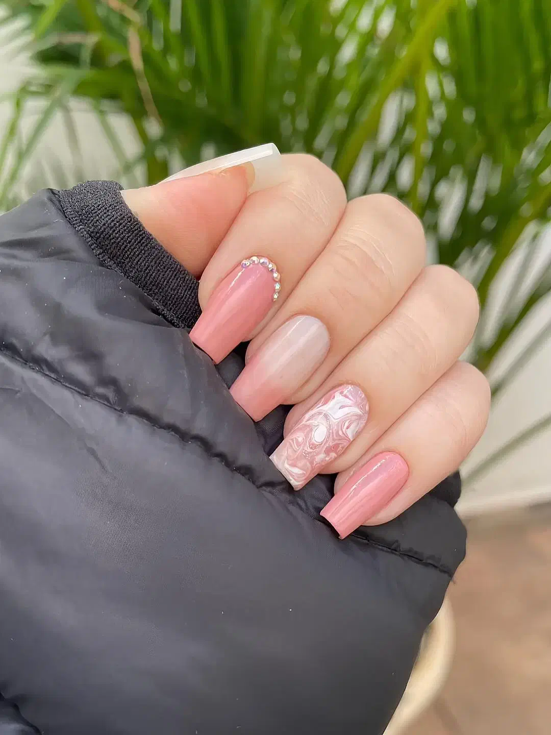 خدمات کاشت ناخن فقط به مدت سه روز 400|خدمات آرایشگری و زیبایی|بم, |دیوار