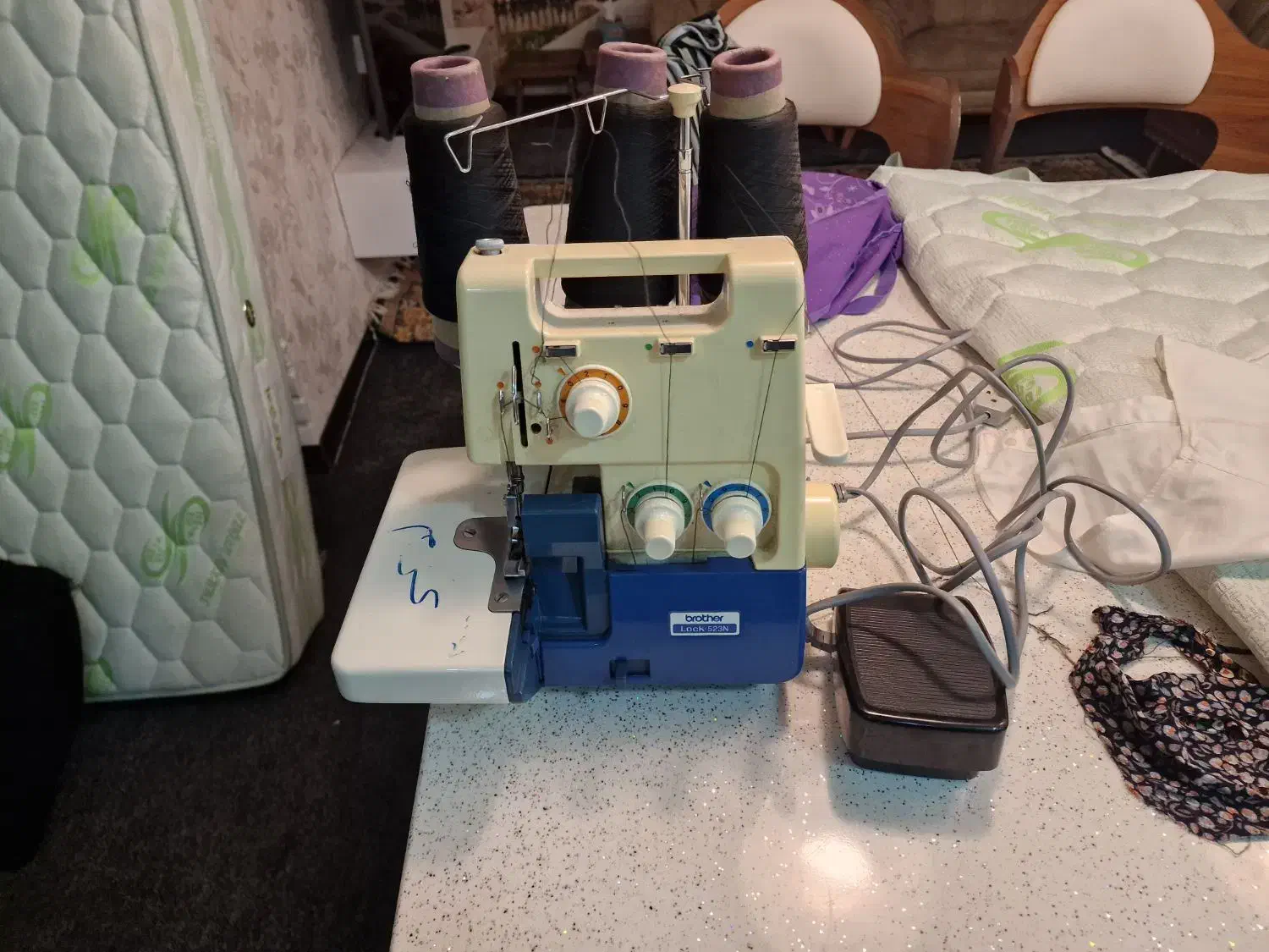 سردوز ۳ نخ مارک برادر|چرخ خیاطی و ریسندگی|ازگله, |دیوار