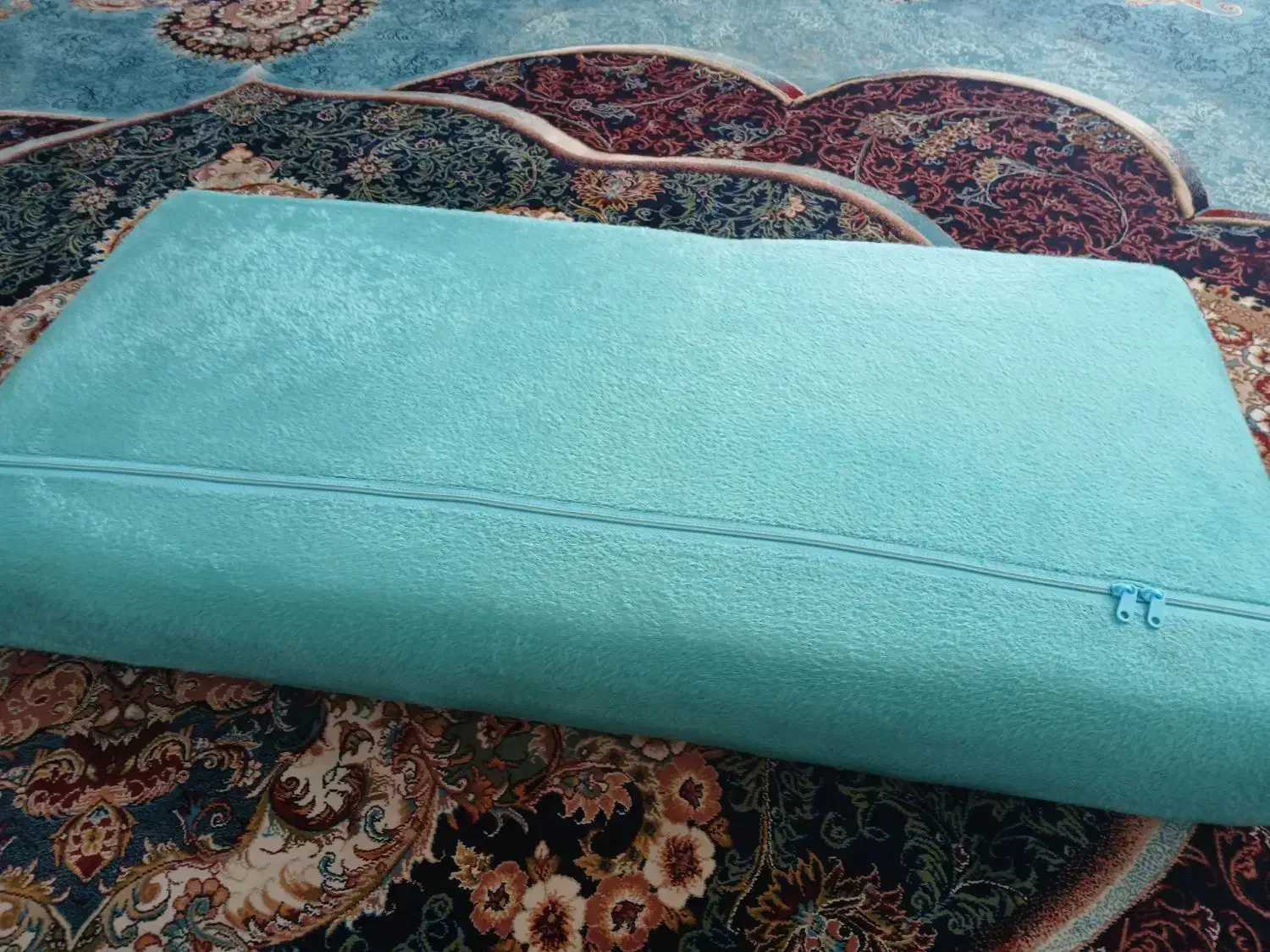 پشتی سالم ونورنگ آبی فیروزه ای۴هار عدد|پشتی|کرج, اسلام‌آباد|دیوار