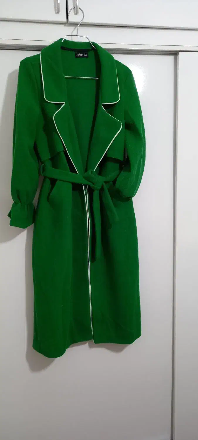 پالتو فوتر|لباس|شاهین‌شهر, شهرک گلدیس|دیوار