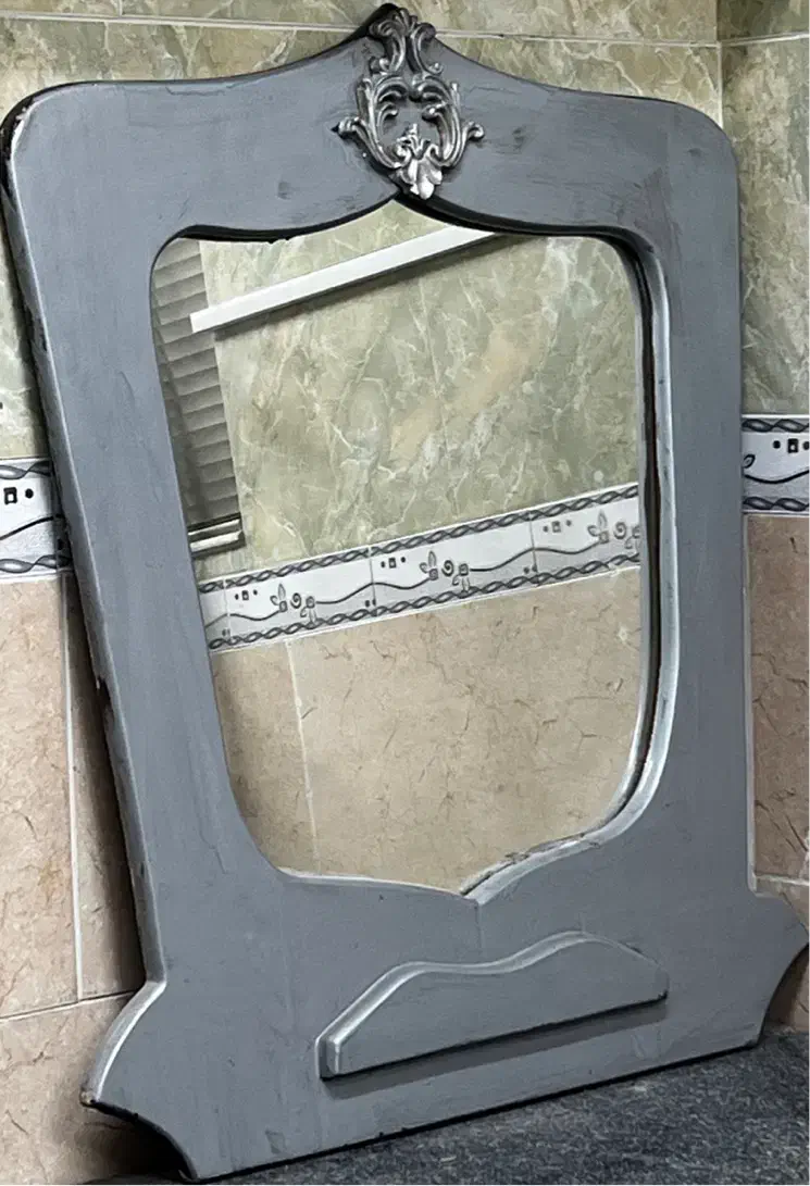 ۲ عدد آینه|آینه|شیراز, سینما سعدی|دیوار