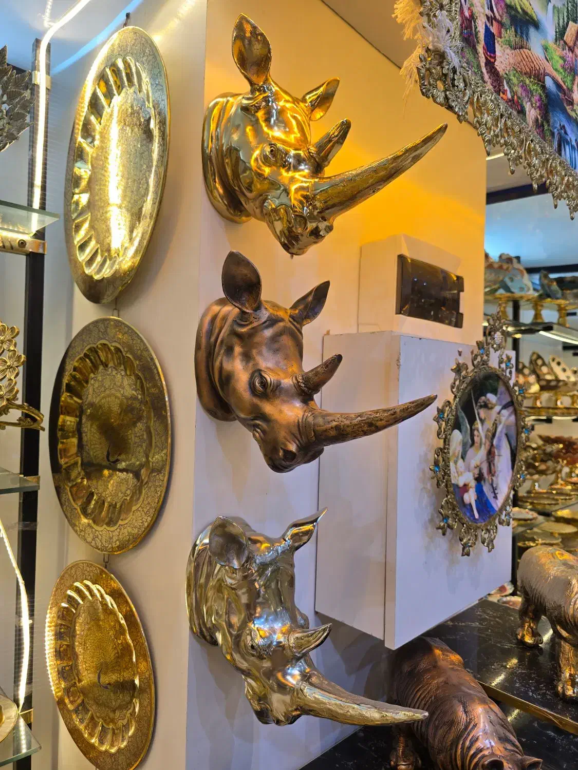 مجسمه کرگدن در۲ مدل دیواری و روی میزی برنزاصل|مجسمه، تندیس، ماکت|مشهد, کوی المهدی|دیوار