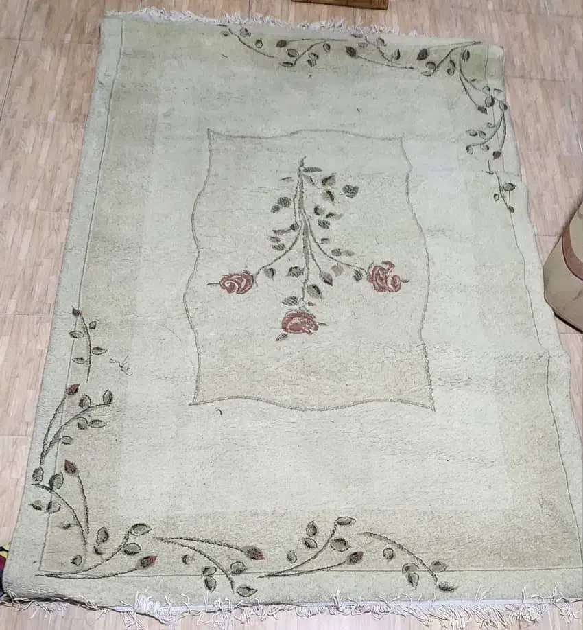 تعدادی فرش|فرش|تهران, فلسطین (میدان انقلاب)|دیوار