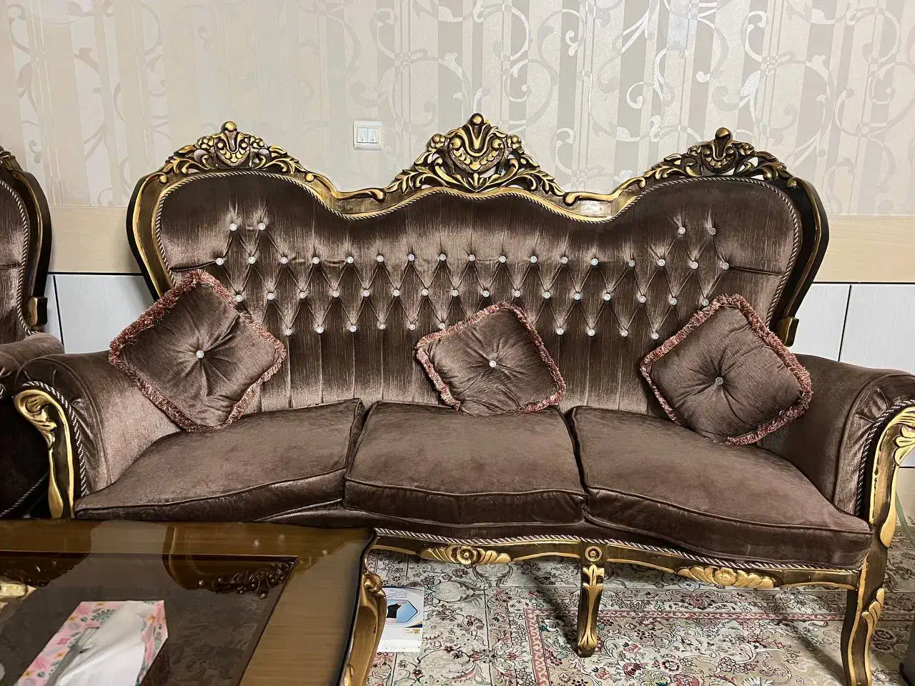 مبل ۹نفره تمیز و سالم|مبلمان خانگی و میز عسلی|اصفهان, ارداجی|دیوار