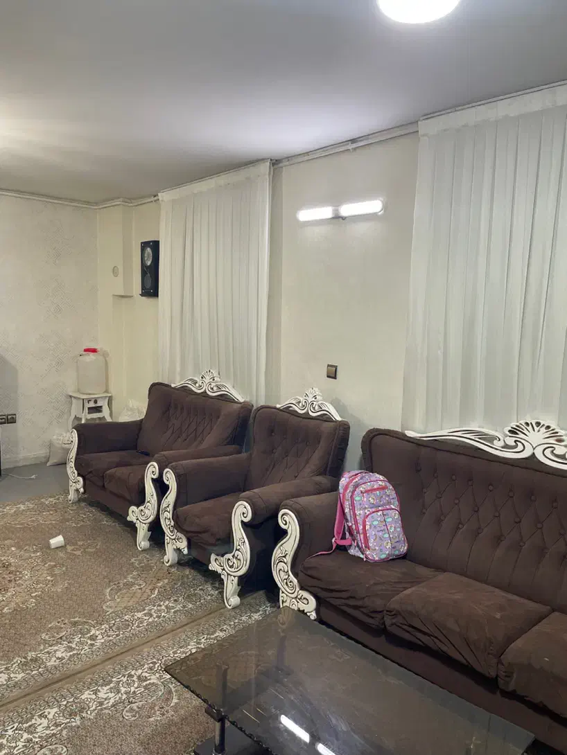 ۶۵۰میلیون نقدینگی/ ۷۸متر غرق نور / سپاه|فروش آپارتمان|ساوه, |دیوار