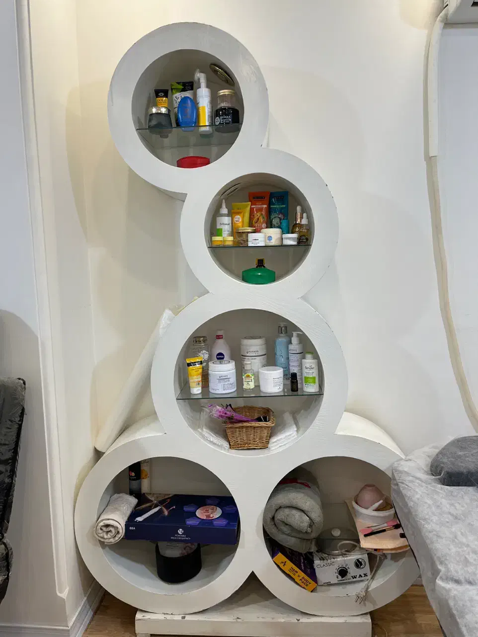 فروش لوازم آرایشگاه به دلیل مهاجرت فوری|آرایشگاه و سالنهای زیبایی|کرج, مهرویلا جنوبی|دیوار