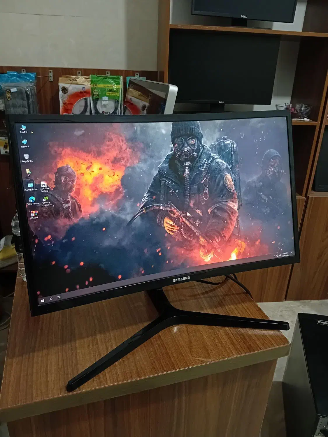 مانیتور ۲۴ اینچ خمیده گیمینگ برند SAMSUNG|قطعات و لوازم جانبی رایانه|بابل, |دیوار