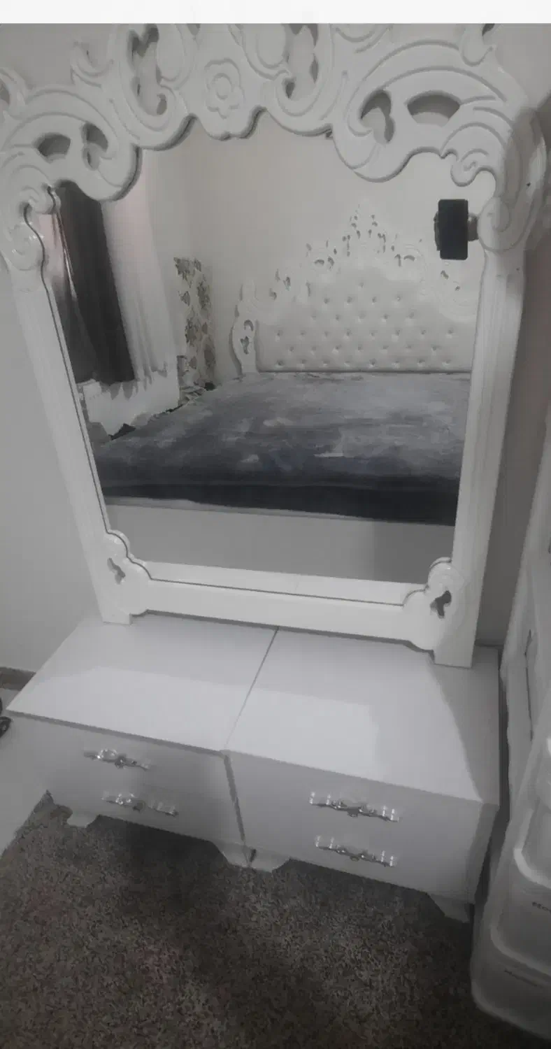 تخت سالم دونفره همراه با تشک|تخت و سرویس خواب|مریوان, |دیوار