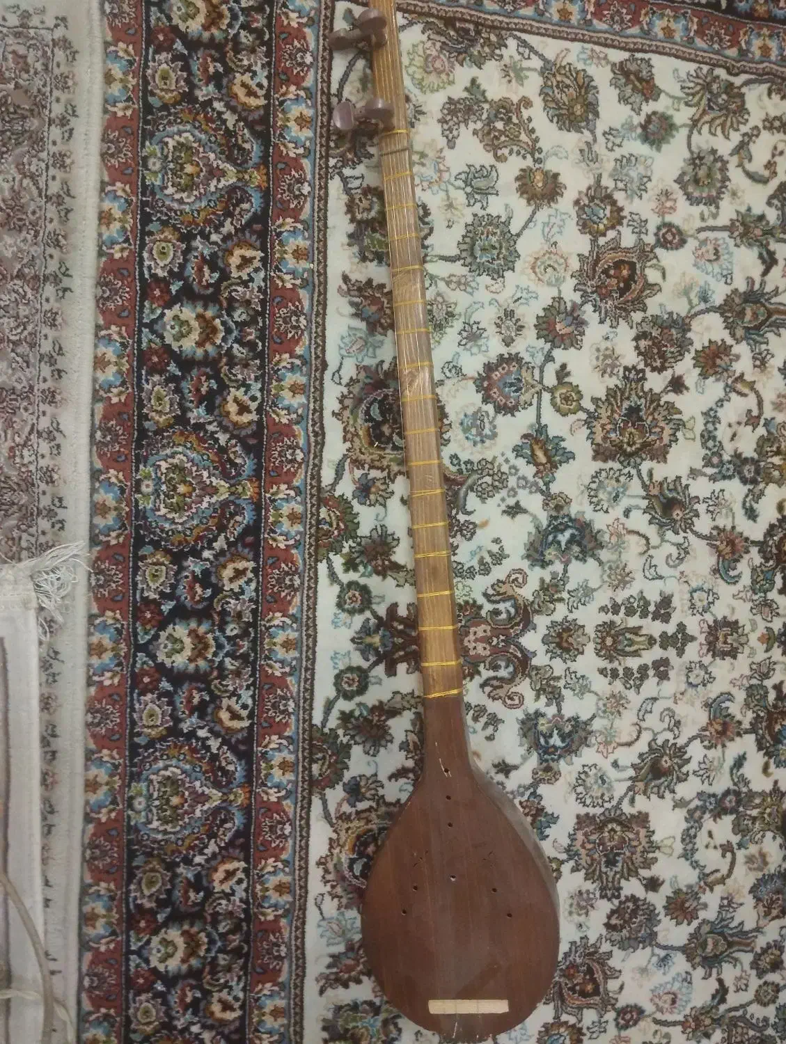 سه تار|سازهای سنتی|تهران, سلسبیل جنوبی|دیوار