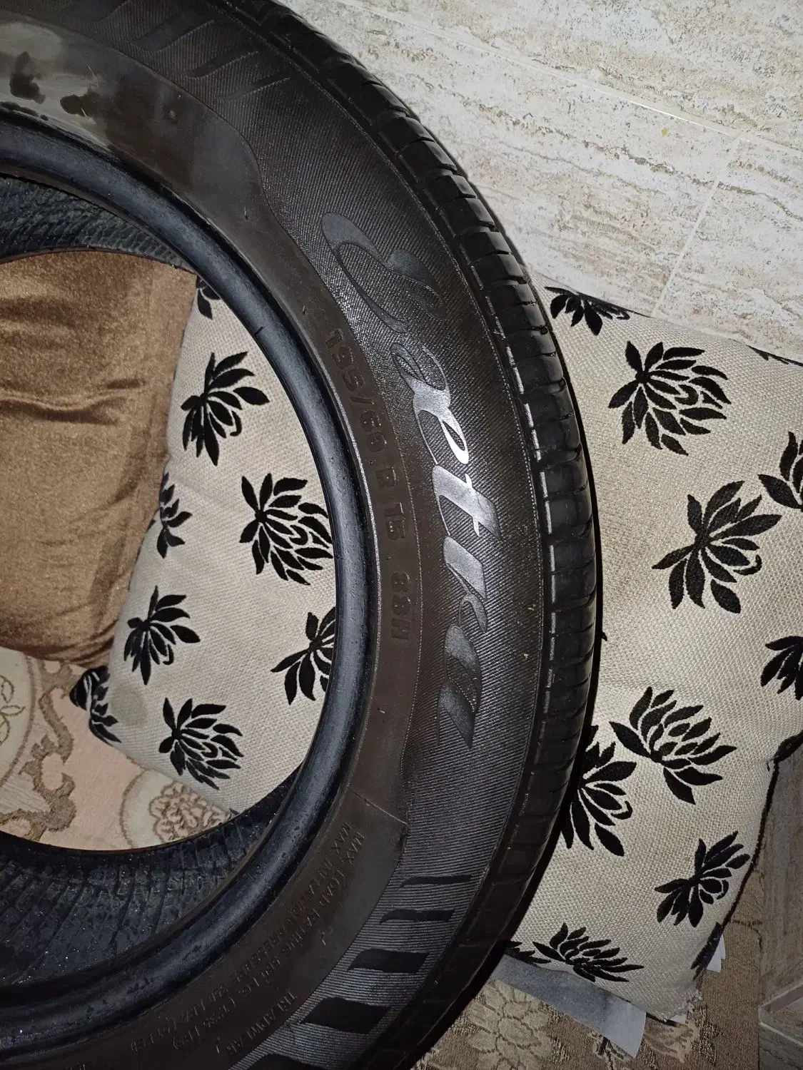 لاستیک کویرتایرسایز۱۹۵/۶۰/۱۵|قطعات یدکی و لوازم جانبی|رباط‌کریم, رباط‌کریم|دیوار