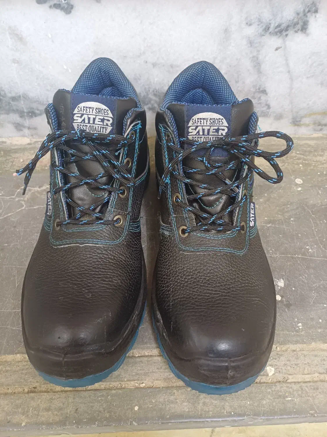 کفش کار|کیف، کفش، کمربند|بروجرد, |دیوار