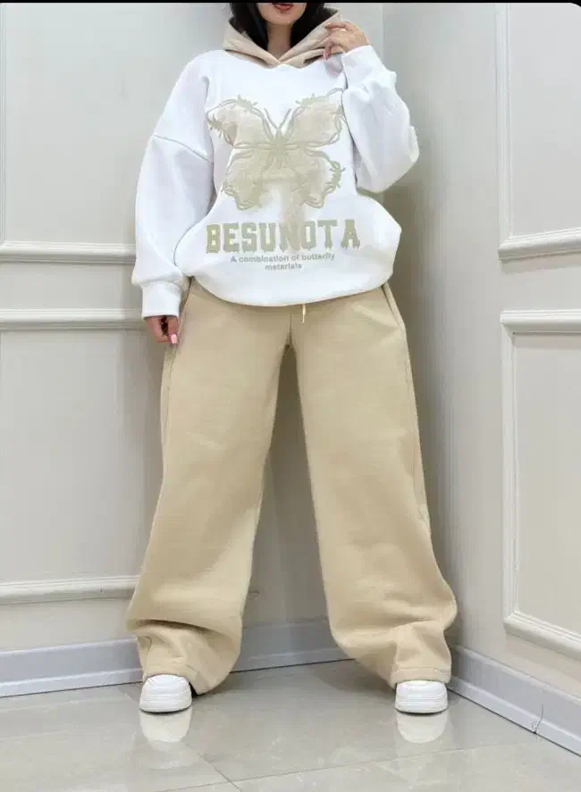 کلکسیون دورنیکا لوکس|لباس|شیراز, شهرک صدا و سیما|دیوار