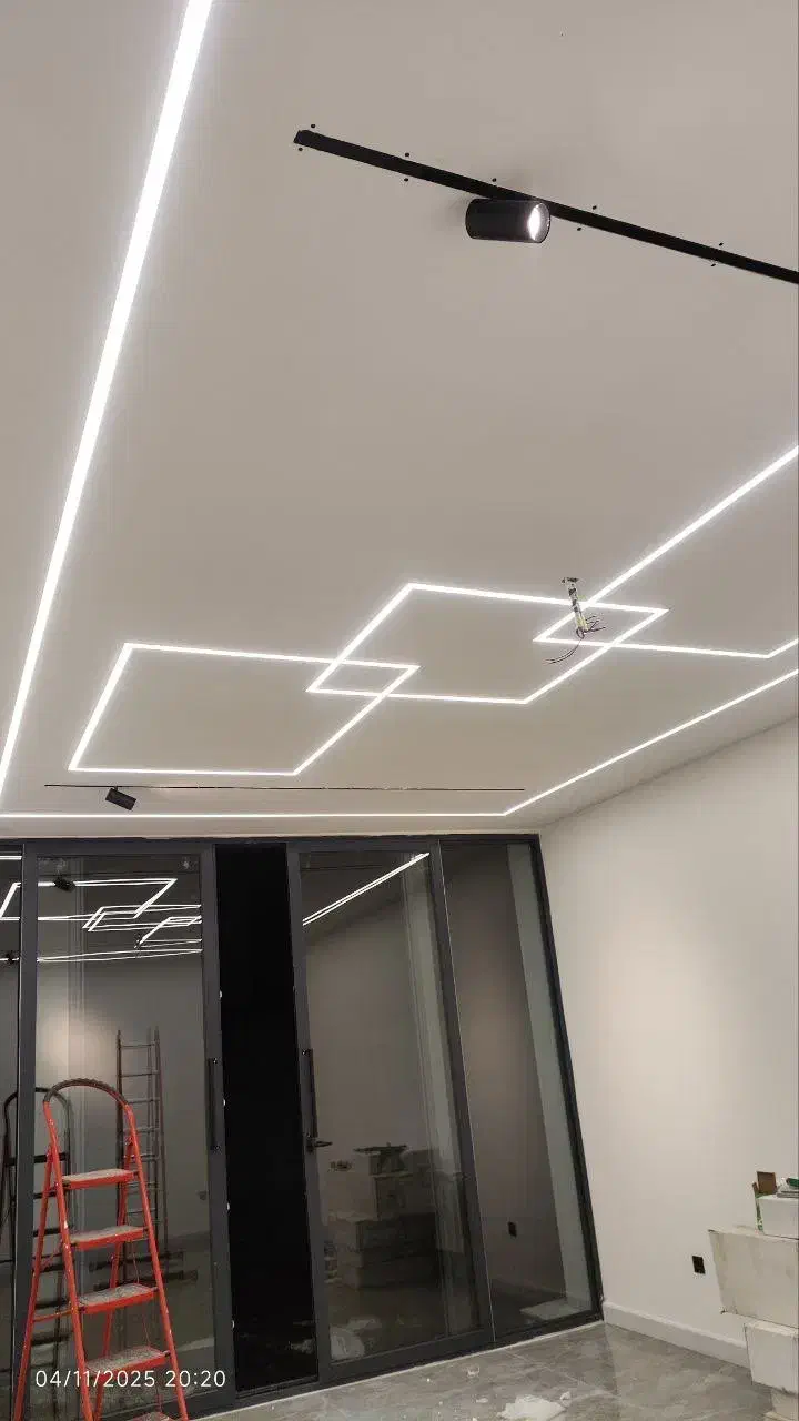 نصب و اجرای لاینر|ریسه و چراغ تزئینی|قائم‌شهر, |دیوار