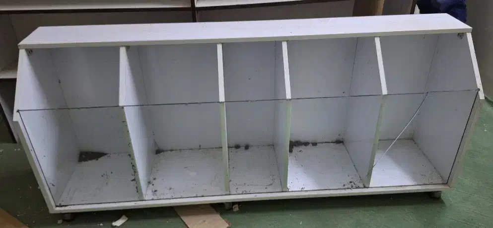 قفسه چوبی ، ویترین|کتابخانه، شلف، قفسه‌های دیواری|مبارکه, |دیوار