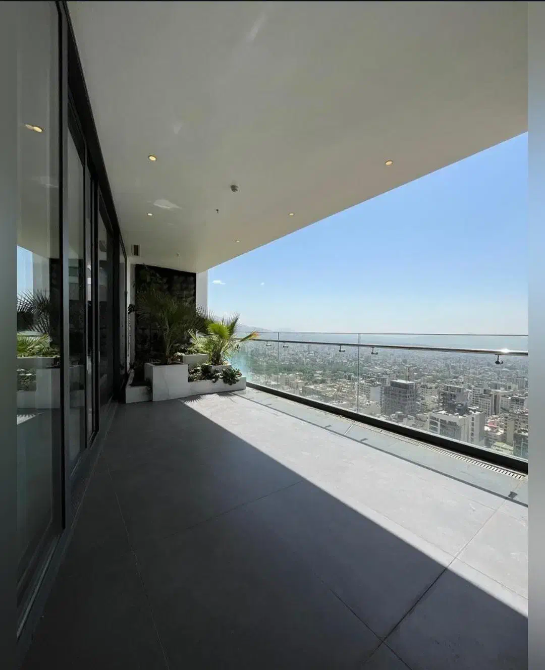 اجاره ۳۲۰ متر فرمانیه/عمارتی مجلل/هتلینگ ۵ ستاره