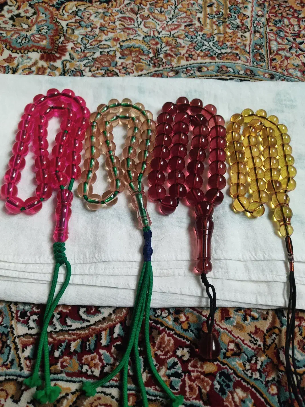 چهار عدد تسبیح سندلوس کهنه|جواهرات|کرمانشاه, |دیوار