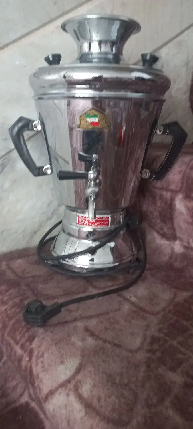 سماور برقی بسیار تمیز|سماور، چایساز، قهوهساز|قم, انصارالحسین|دیوار