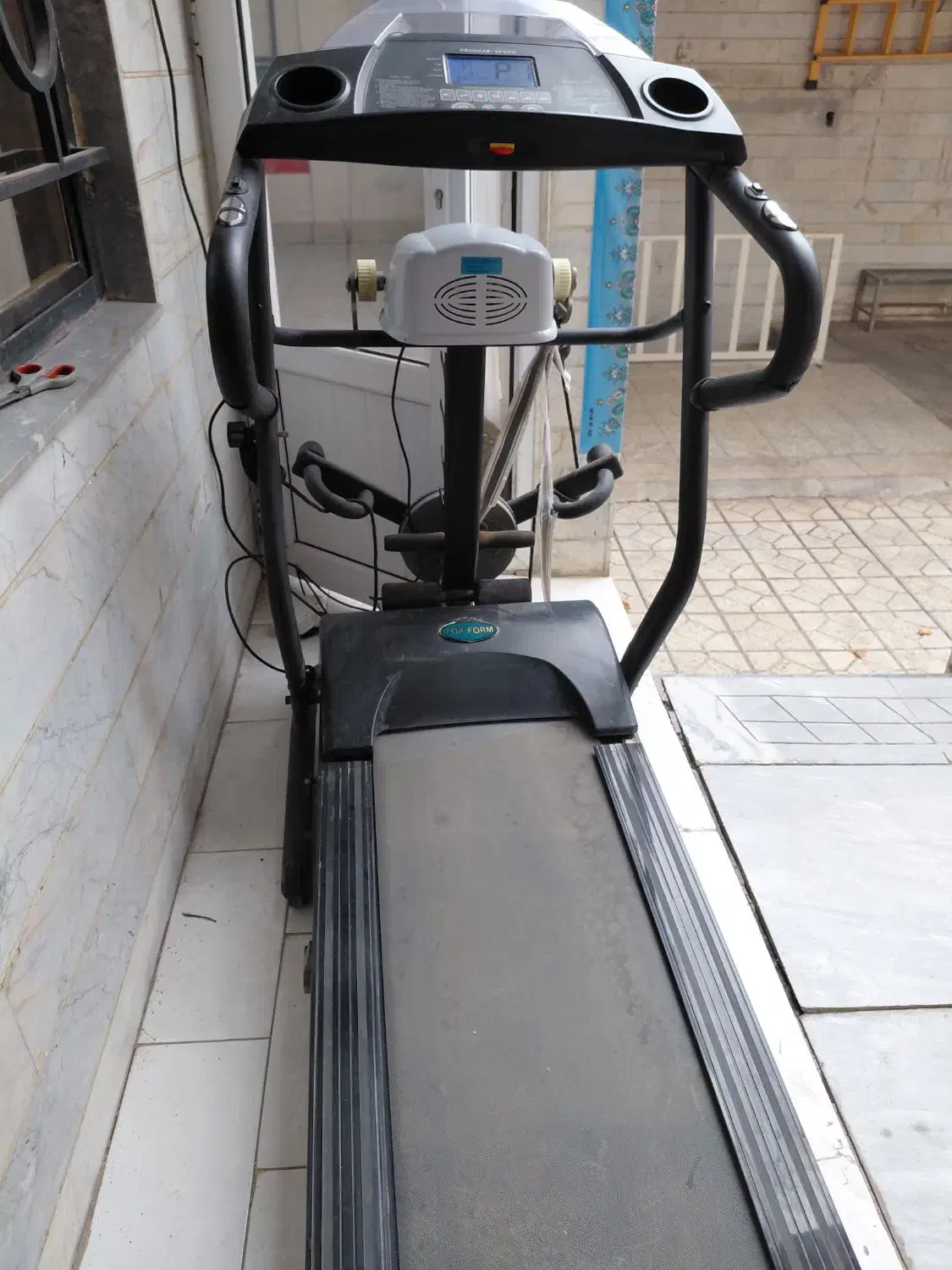 تردمیل|تجهیزات ورزشی|میانه, |دیوار