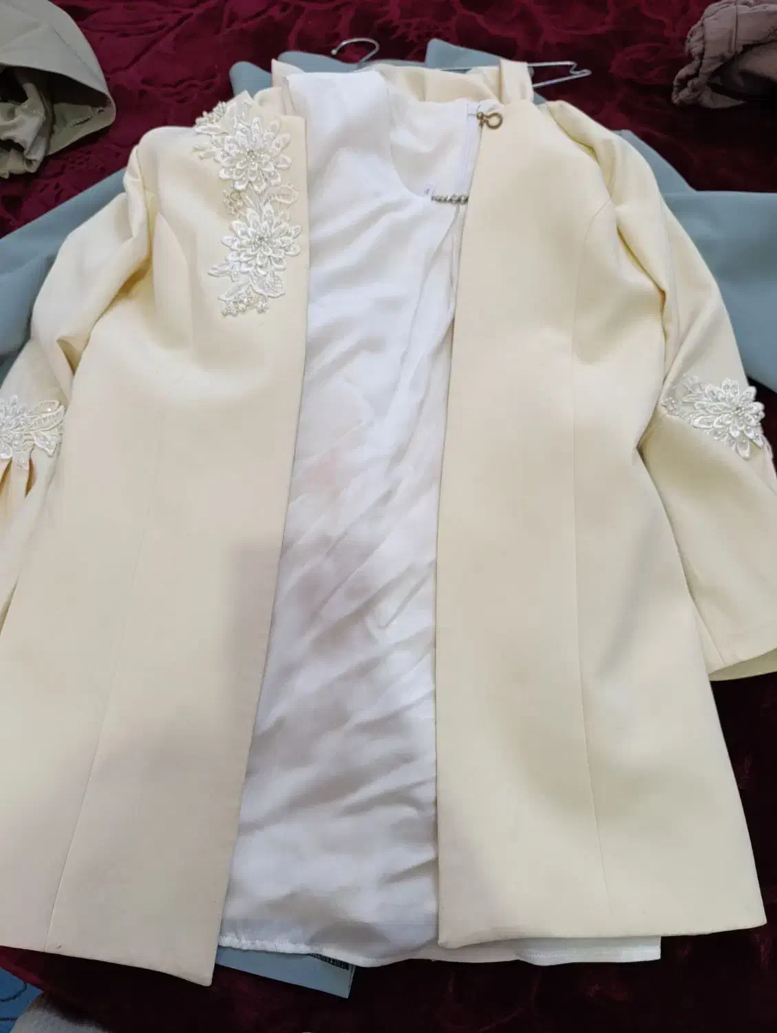 کت وشلوار|لباس|یاسوج, |دیوار