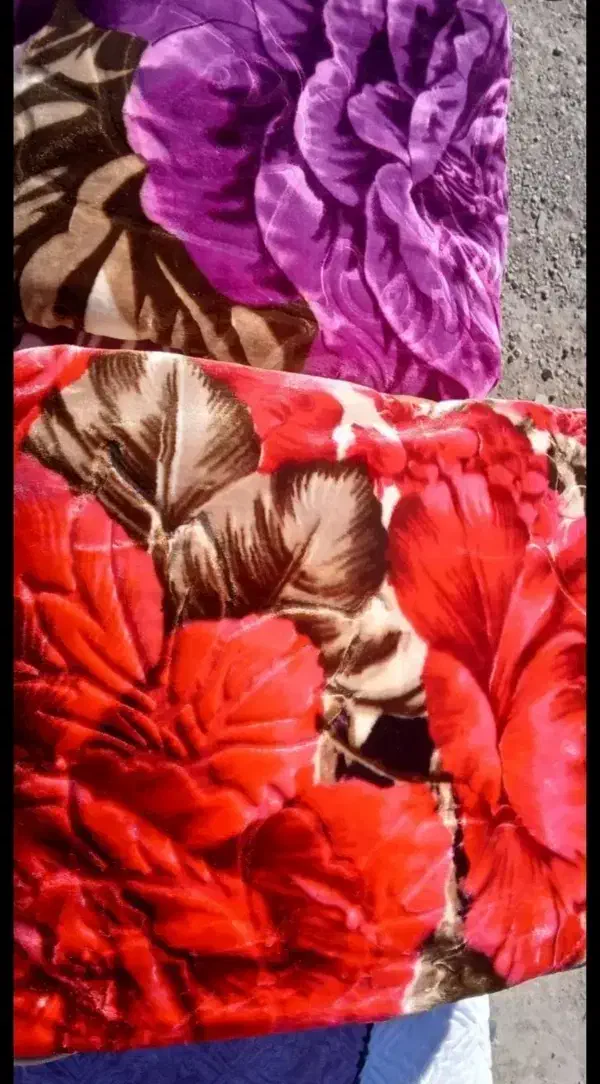 پتو|رختخواب، بالش، پتو|زرند, |دیوار