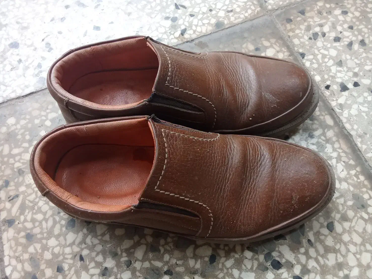 کفش|کیف، کفش، کمربند|گنبد کاووس, |دیوار