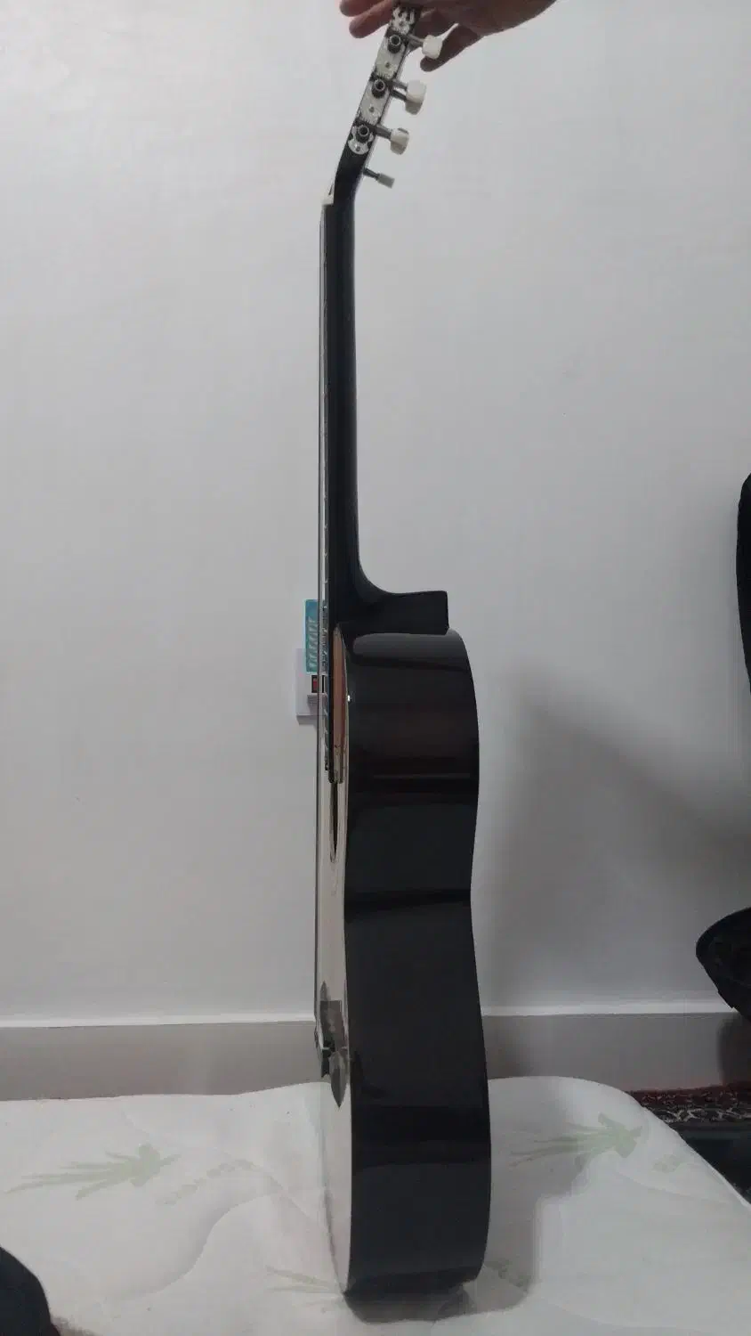 گیتار والنسیا|گیتار، بیس، امپلیفایر|قروه, |دیوار